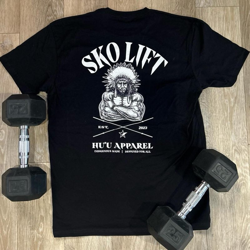 SKO LIFT TEE